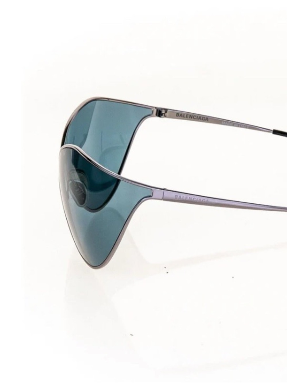 Balenciaga women’s sunglasses with case - Picture 11 of 11